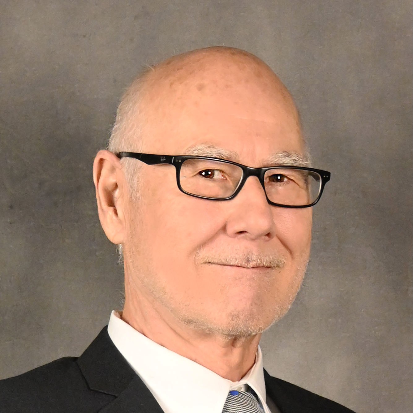 Portrait of chuck-moore.jpg